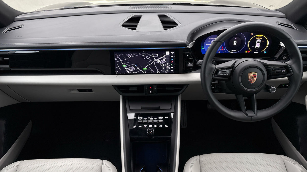 Used Porsche Macan 2025 for sale - 76536435: Photo 23