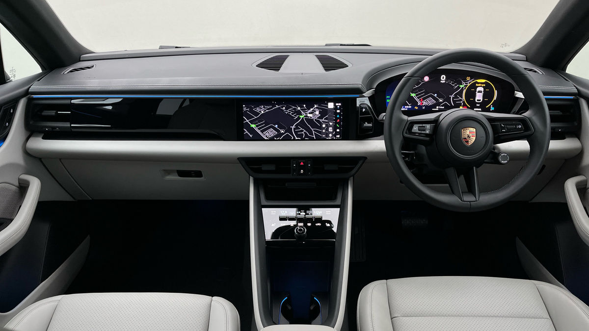 Used Porsche Macan 2025 for sale - 76536435: Photo 24