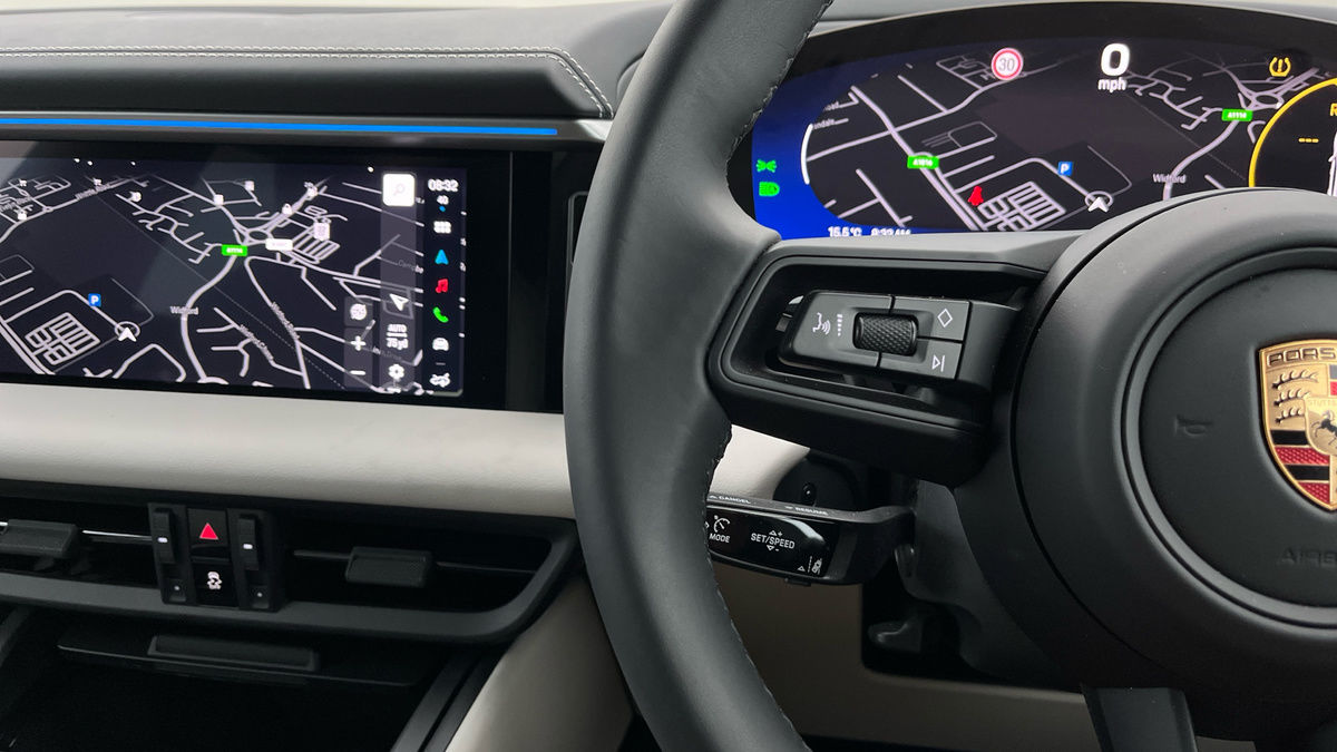 Used Porsche Macan 2025 for sale - 76536435: Photo 26