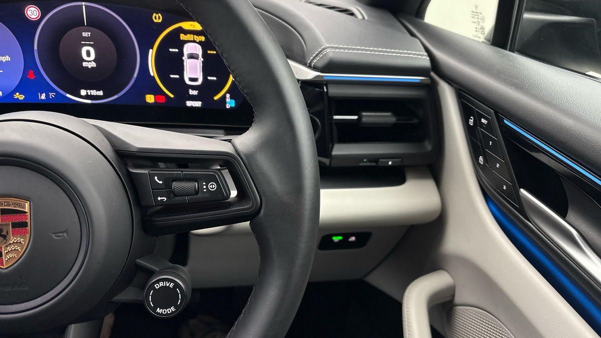 Used Porsche Macan 2025 for sale - 76536435: Photo 27