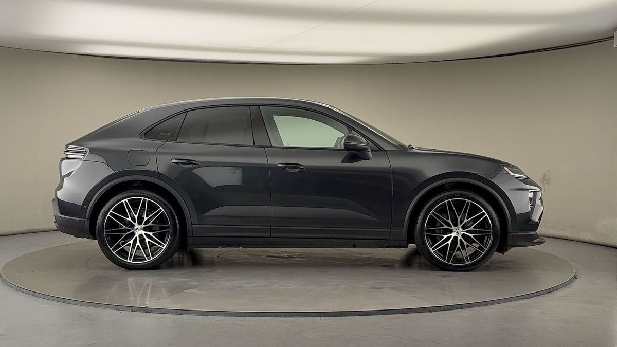 Used Porsche Macan 2025 for sale - 76536435: Photo 31