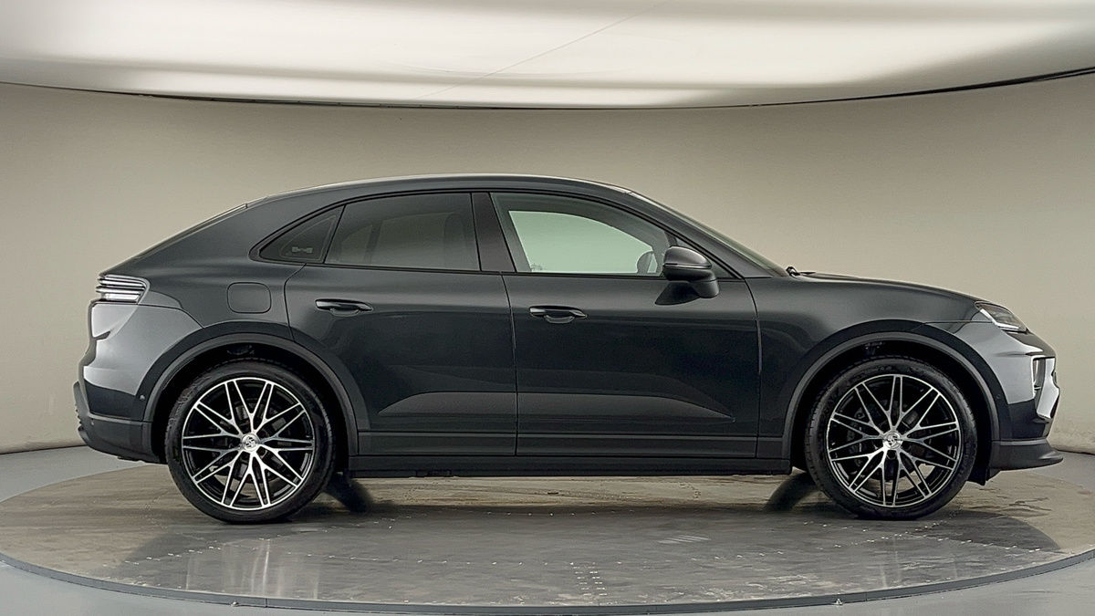 Used Porsche Macan 2025 for sale - 76536435: Photo 32
