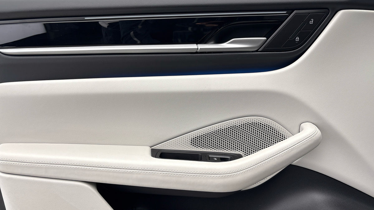 Used Porsche Macan 2025 for sale - 76536435: Photo 37