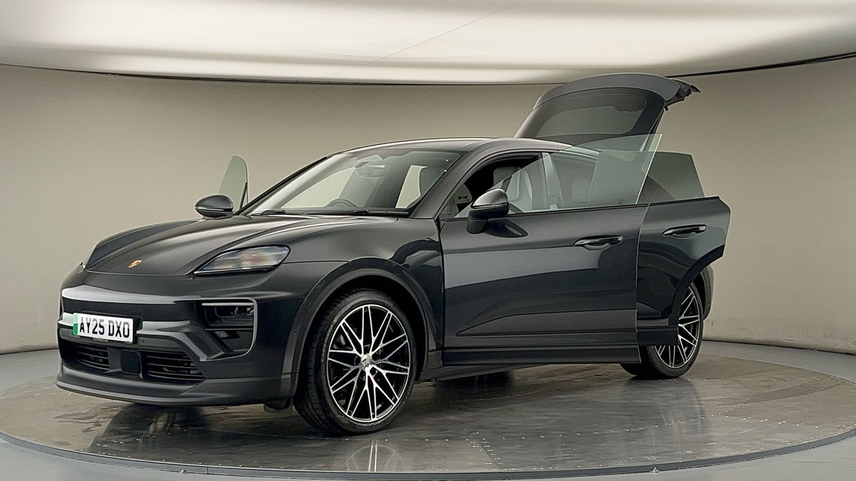 Used Porsche Macan 2025 for sale - 76536435: Photo 44