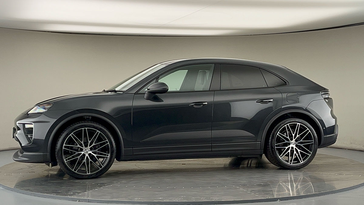 Used Porsche Macan 2025 for sale - 76536435: Photo 56