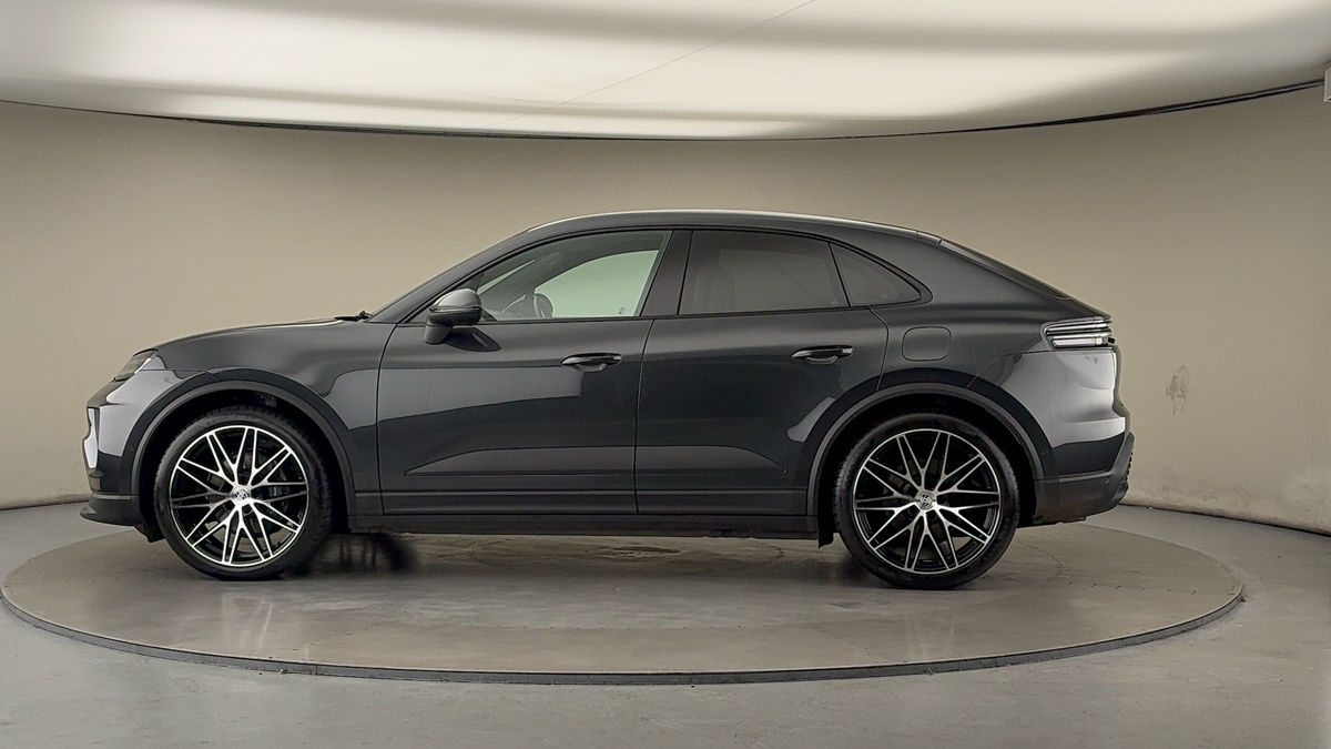 Used Porsche Macan 2025 for sale - 76536435: Photo 57
