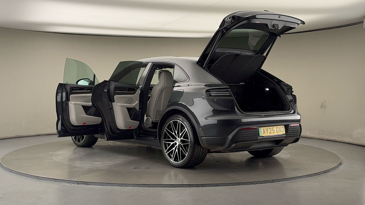 Used Porsche Macan 2025 for sale - 76536435: Photo 91