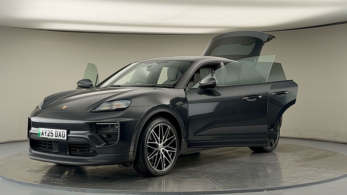 Used Porsche Macan 2025 for sale - 76536435: Photo 97
