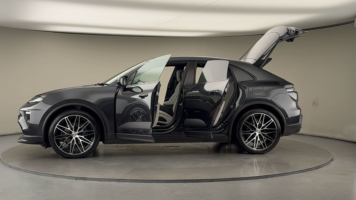 Used Porsche Macan 2025 for sale - 76536435: Photo 98