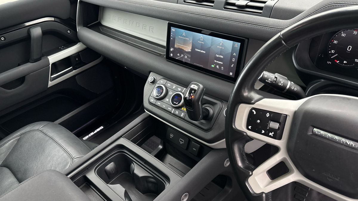 Used Land Rover Defender 110 2022 for sale - 76950911: Photo 18