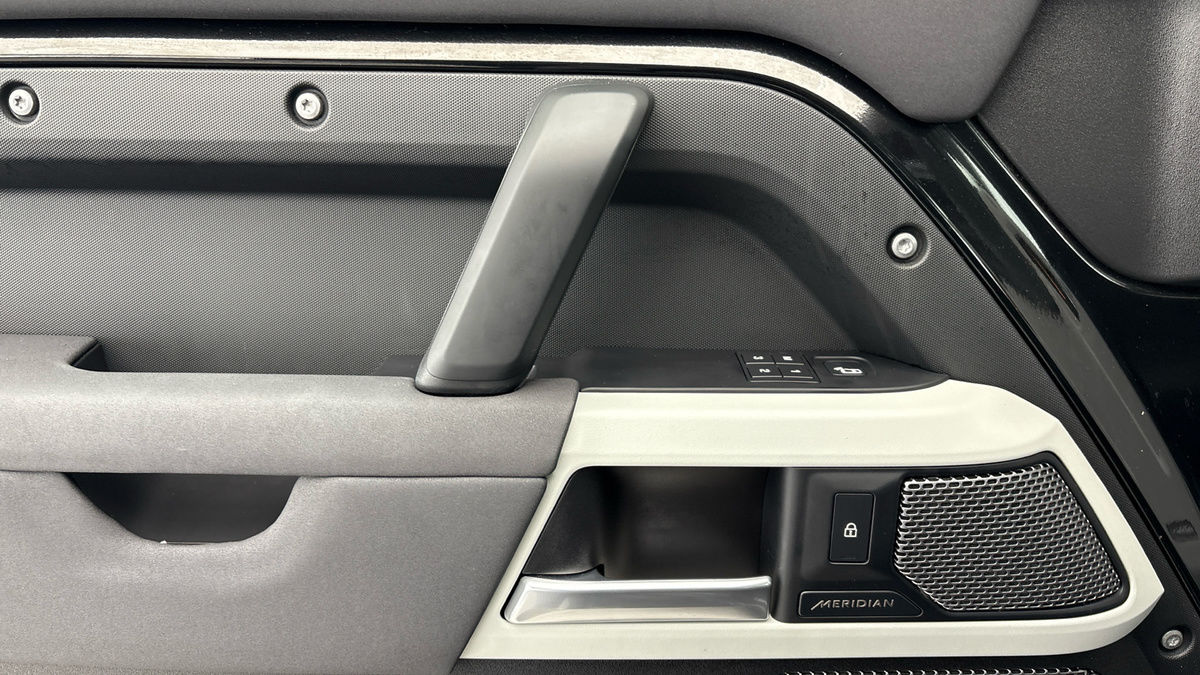 Used Land Rover Defender 110 2022 for sale - 76950911: Photo 19