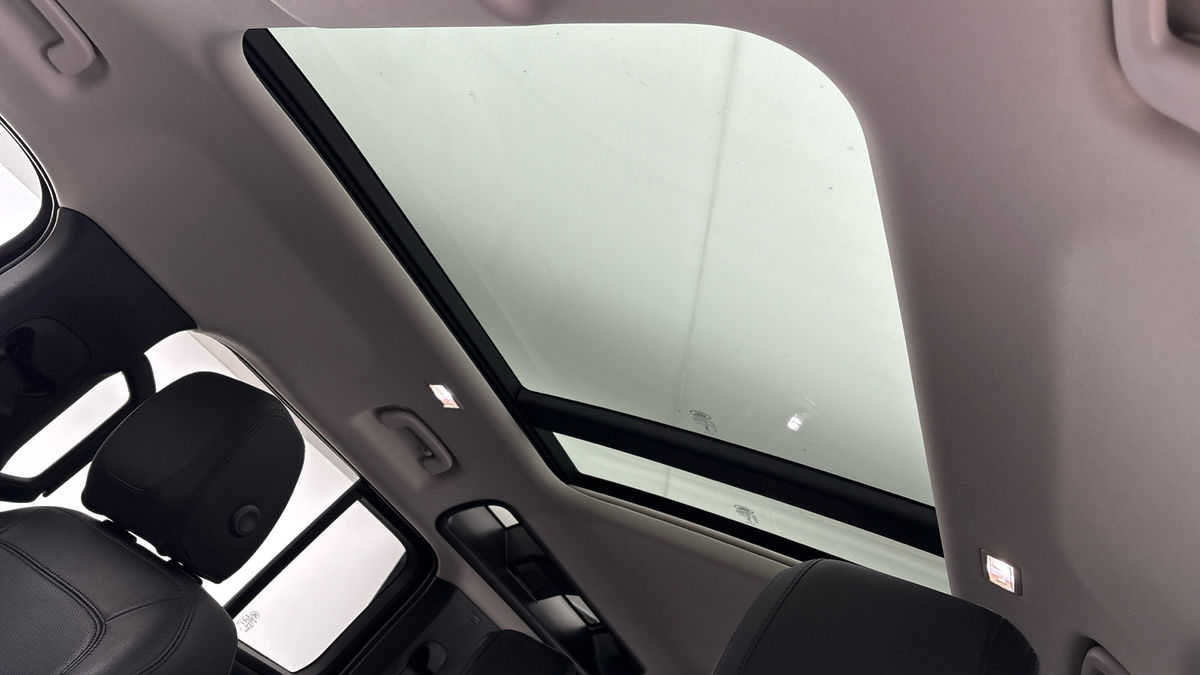 Used Land Rover Defender 110 2022 for sale - 76950911: Photo 6