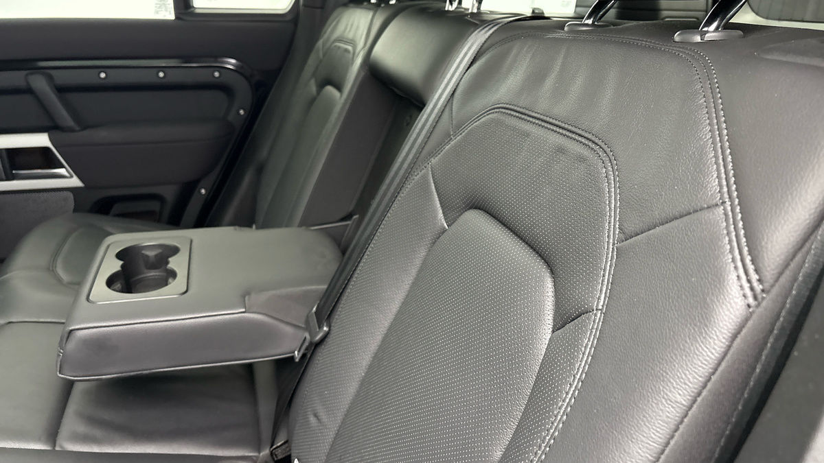 Used Land Rover Defender 110 2022 for sale - 76950911: Photo 9