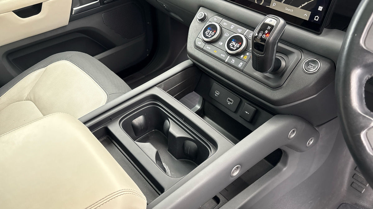 Used Land Rover Defender 110 2022 for sale - 76570847: Photo 18