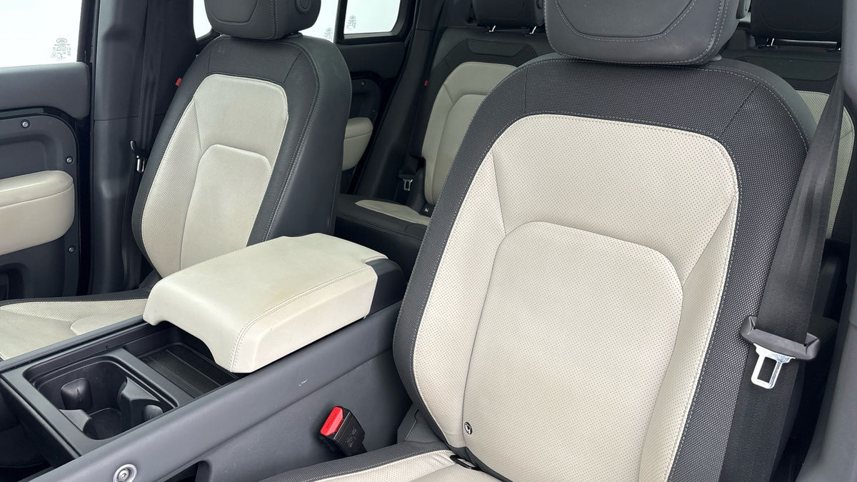 Used Land Rover Defender 110 2022 for sale - 76570847: Photo 7