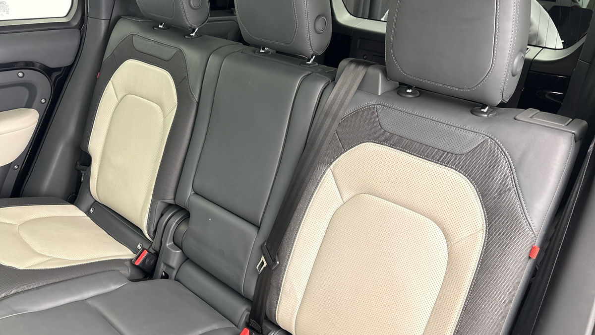 Used Land Rover Defender 110 2022 for sale - 76570847: Photo 8