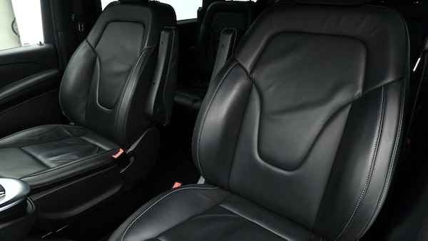 Used Mercedes-Benz V-Class 2023 for sale - 75222094: Photo 4