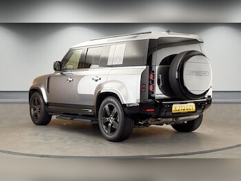 Used Land Rover Defender 110 2024 for sale - 78750071: Photo