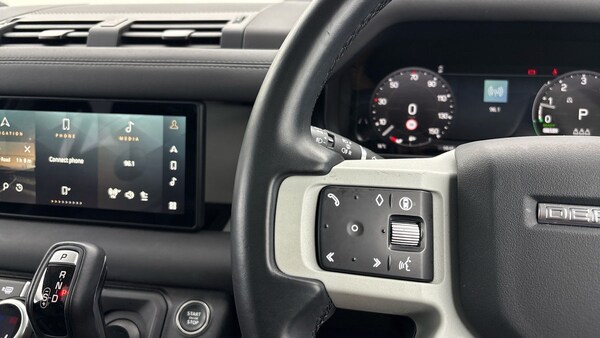 Used Land Rover Defender 110 2024 for sale - 76185923: Photo 13