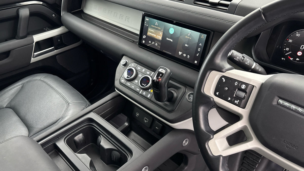 Used Land Rover Defender 110 2024 for sale - 76185923: Photo 18