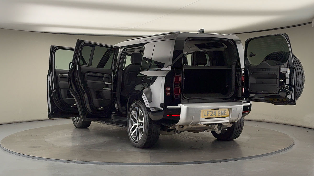 Used Land Rover Defender 110 2024 for sale - 76185923: Photo 23