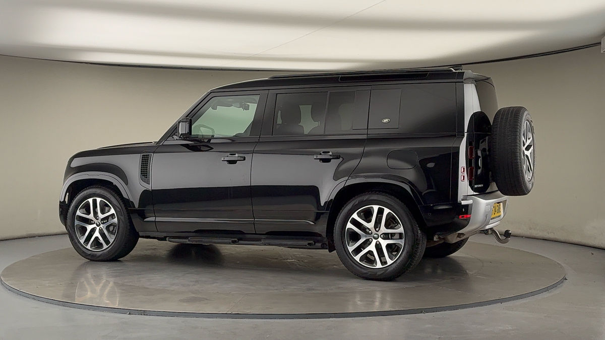 Used Land Rover Defender 110 2024 for sale - 76185923: Photo 26