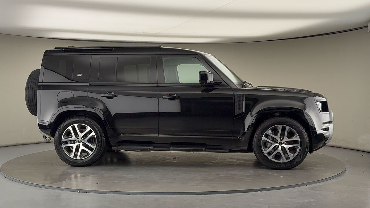 Used Land Rover Defender 110 2024 for sale - 76185923: Photo 36