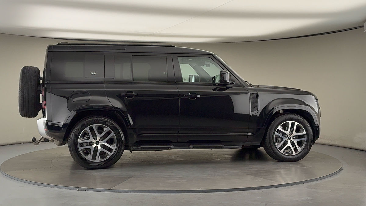 Used Land Rover Defender 110 2024 for sale - 76185923: Photo 37