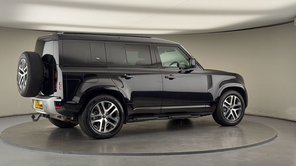 Used Land Rover Defender 110 2024 for sale - 76185923: Photo 38