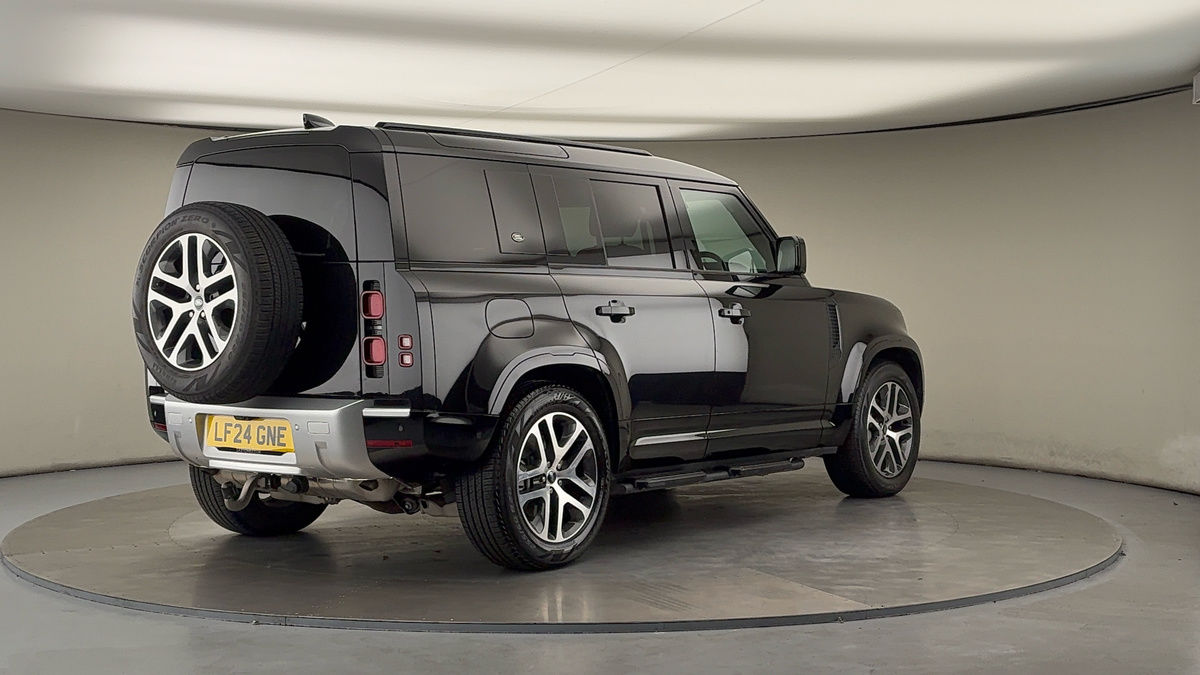 Used Land Rover Defender 110 2024 for sale - 76185923: Photo 39