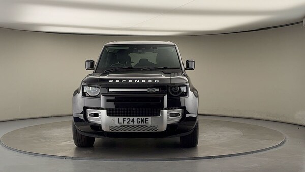 Used Land Rover Defender 110 2024 for sale - 76185923: Photo 3