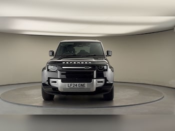 Used Land Rover Defender 110 2024 for sale - 76185923: Photo