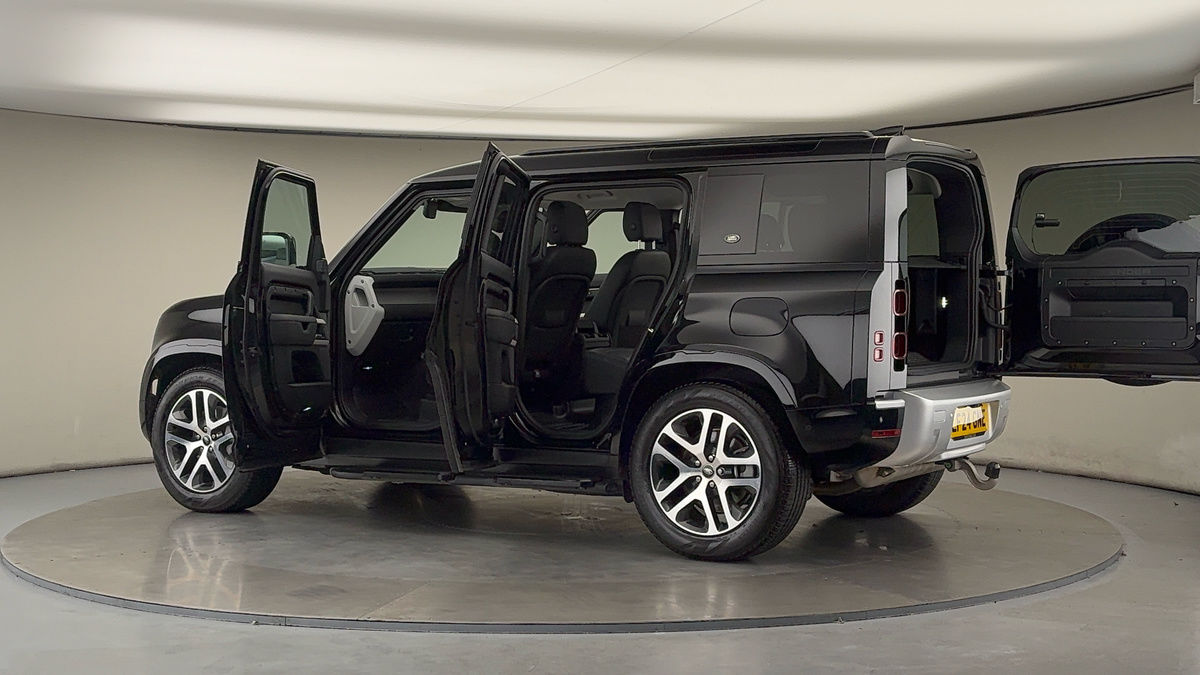 Used Land Rover Defender 110 2024 for sale - 76185923: Photo 45