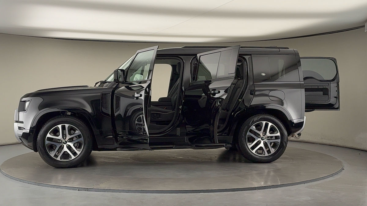 Used Land Rover Defender 110 2024 for sale - 76185923: Photo 47