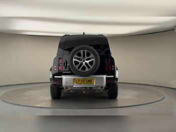 Used Land Rover Defender 110 2024 for sale - 76185923: Photo
