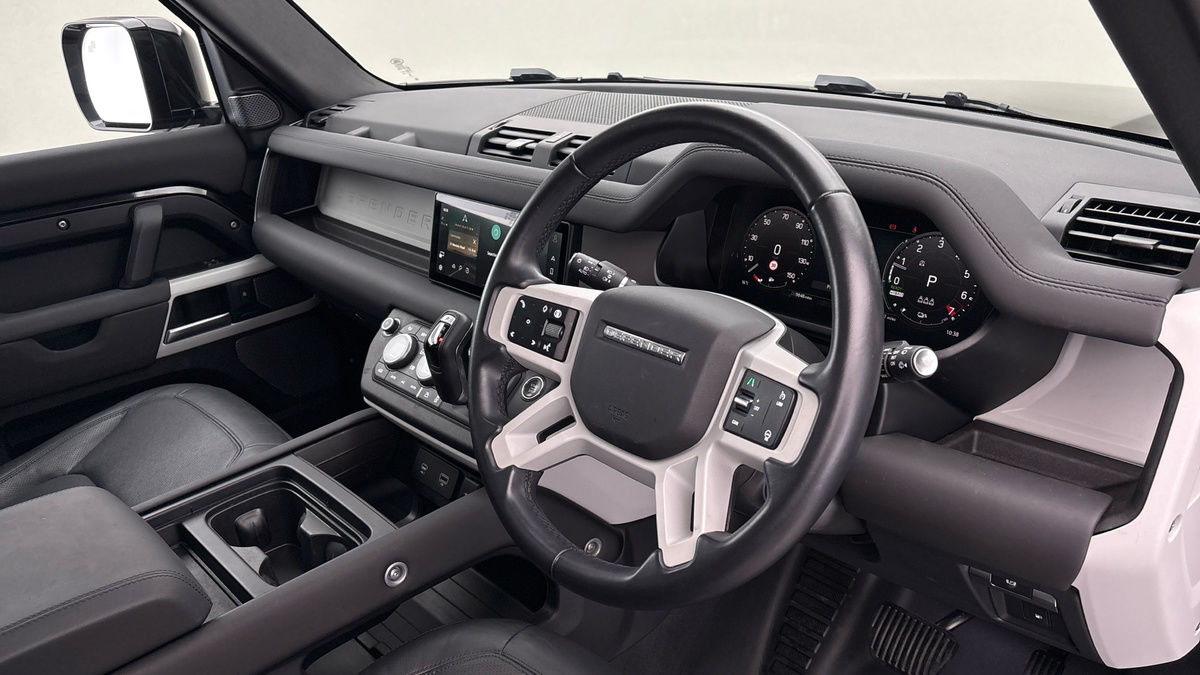 Used Land Rover Defender 110 2024 for sale - 76185923: Photo 5