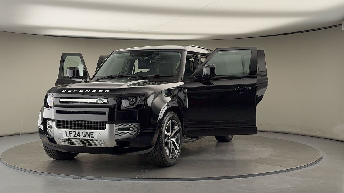 Used Land Rover Defender 110 2024 for sale - 76185923: Photo 50