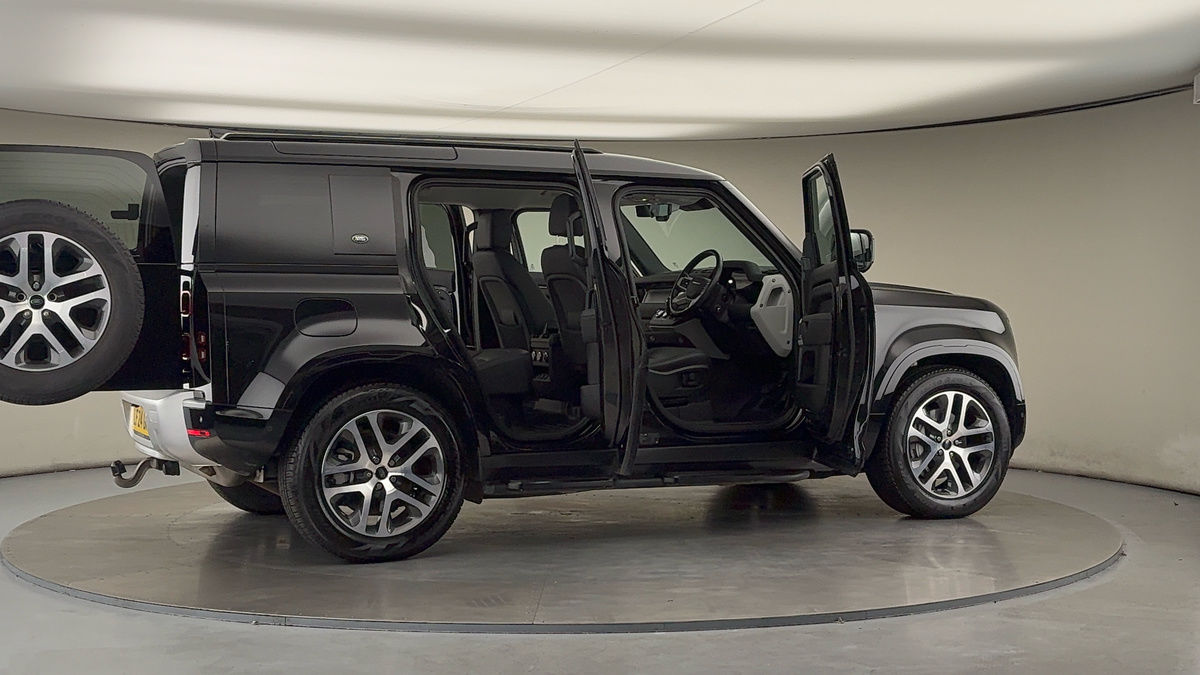 Used Land Rover Defender 110 2024 for sale - 76185923: Photo 57