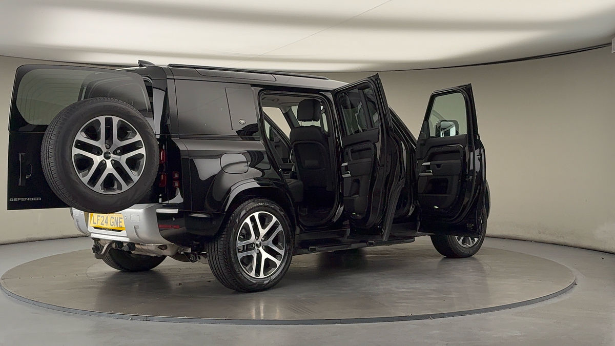 Used Land Rover Defender 110 2024 for sale - 76185923: Photo 58