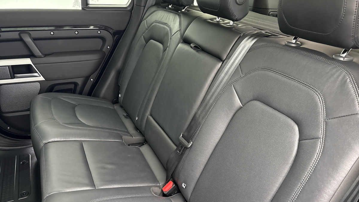 Used Land Rover Defender 110 2024 for sale - 76185923: Photo 8