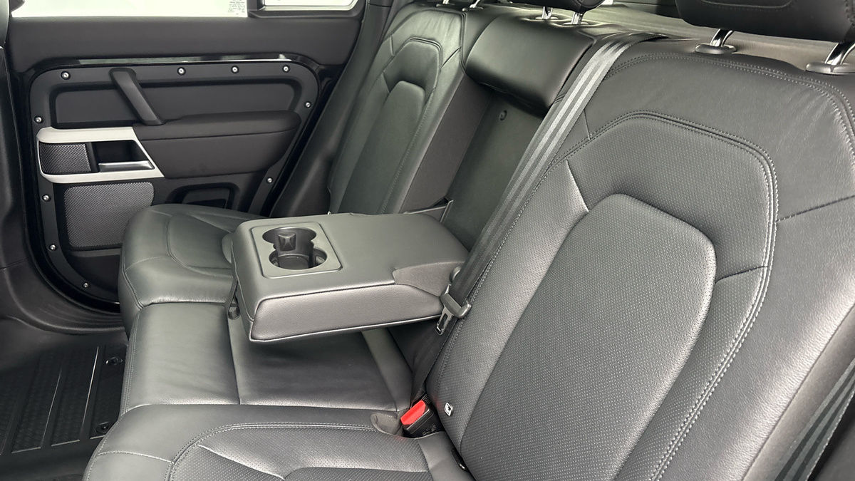 Used Land Rover Defender 110 2024 for sale - 76185923: Photo 9
