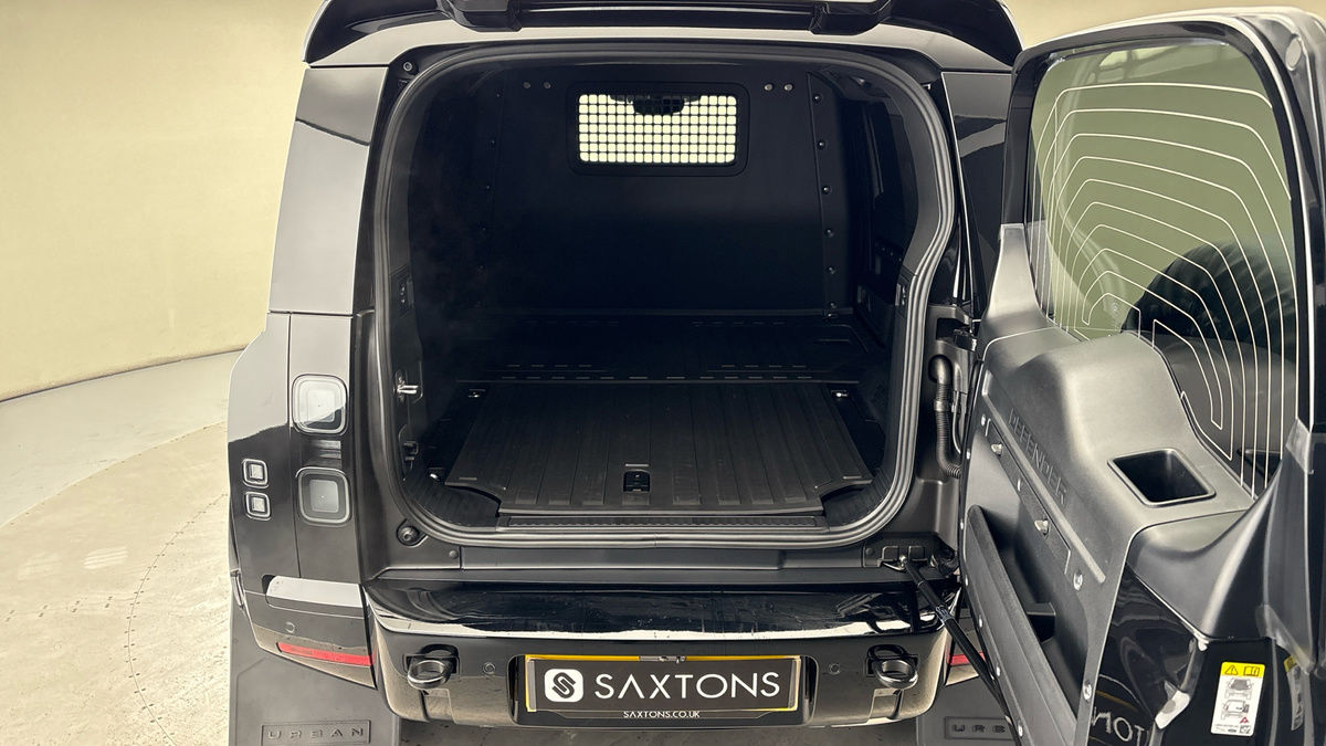 Used Land Rover Defender 110 2026 for sale - 77395054: Photo 11