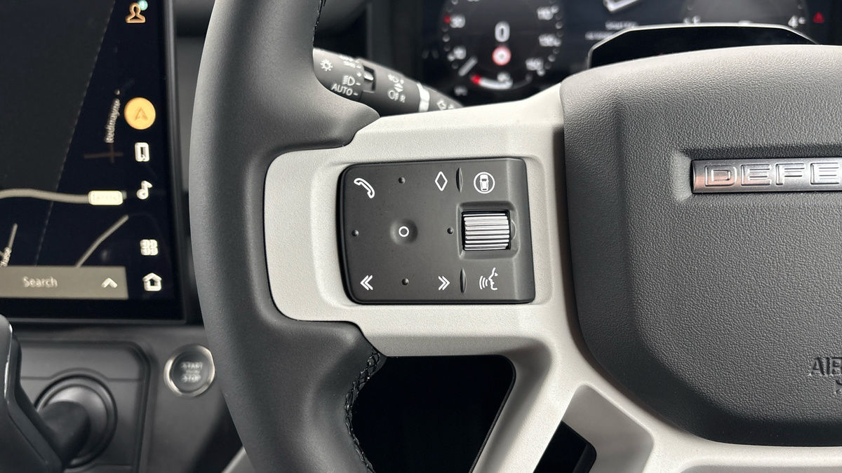 Used Land Rover Defender 110 2026 for sale - 77395054: Photo 13