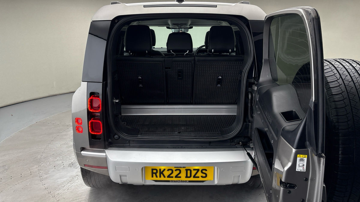 Used Land Rover Defender 90 2022 for sale - 76712258: Photo 11