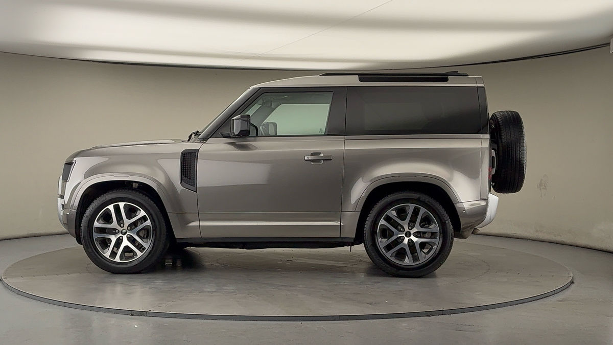 Used Land Rover Defender 90 2022 for sale - 76712258: Photo 30