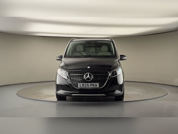 Used Mercedes-Benz V-Class 2025 for sale - 78300140: Photo