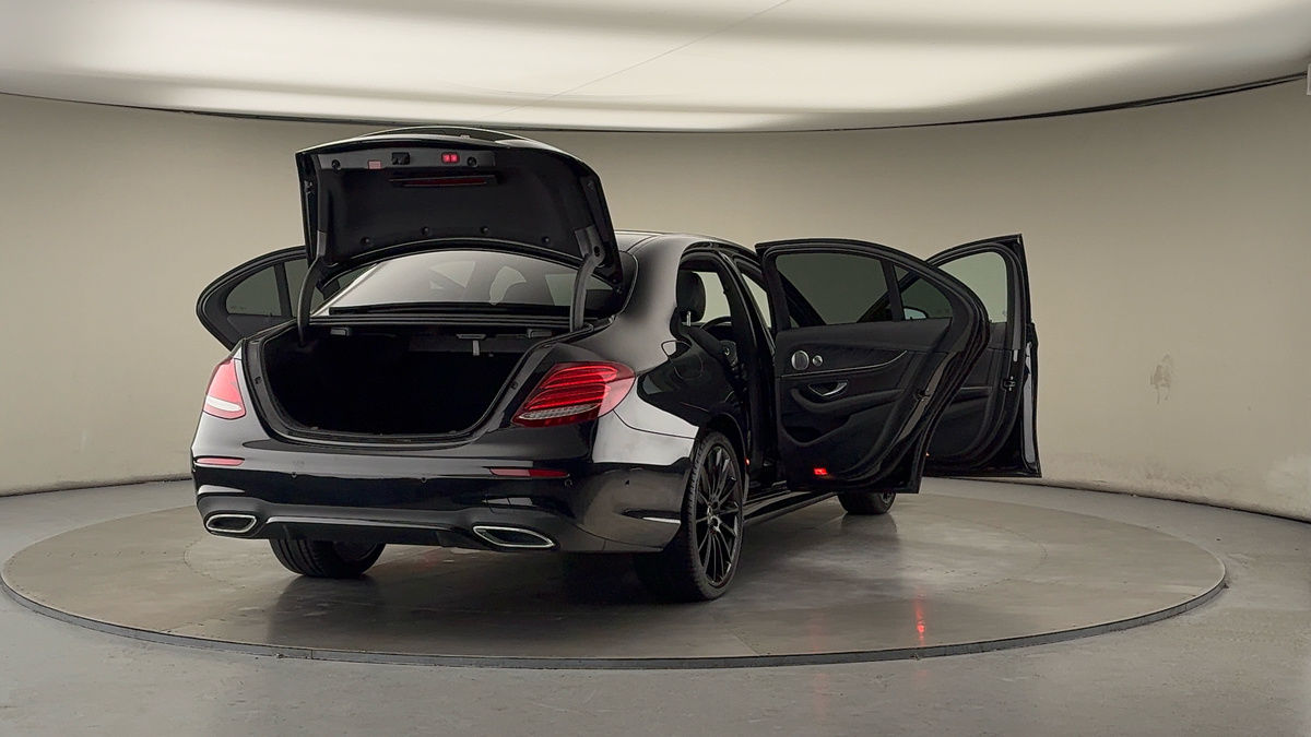 Used Mercedes-Benz E Class 2020 for sale - 75833417: Photo 61