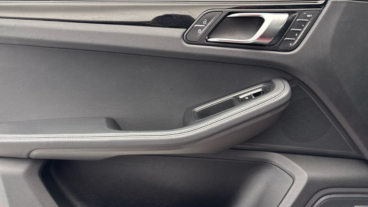 Used Porsche Macan 2022 for sale - 77494503: Photo 19