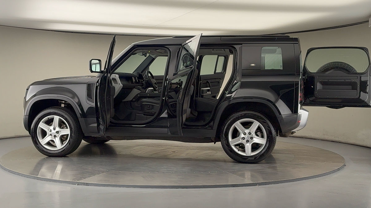 Used Land Rover Defender 110 2023 for sale - 75897752: Photo 46