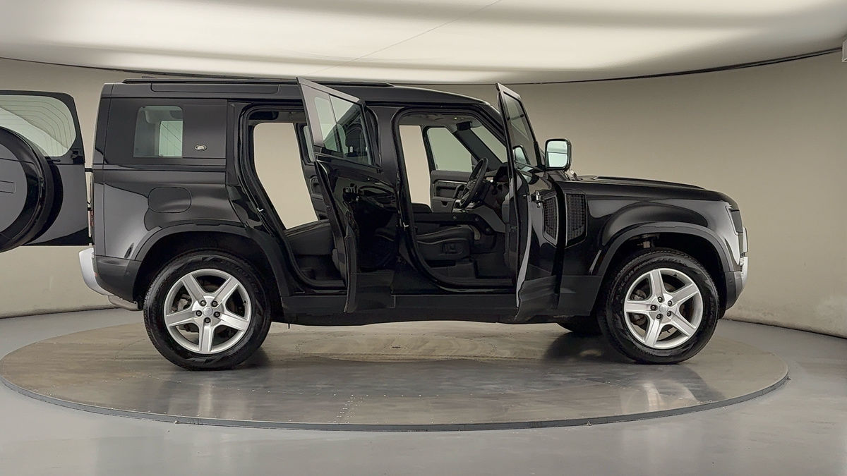 Used Land Rover Defender 110 2023 for sale - 75897752: Photo 56